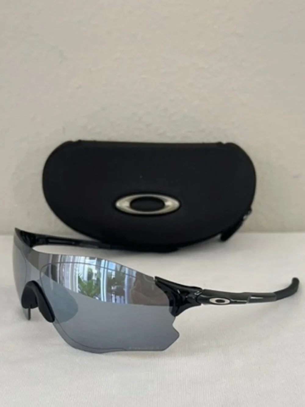 Oakley OO9313-1438 EVZero Path Unisex Sport-Casual Sunglasses -Black